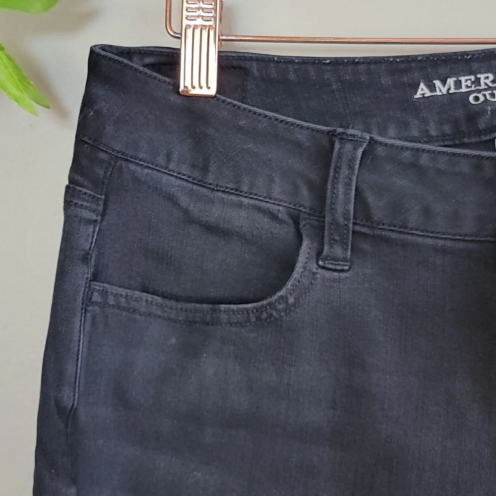 American Eagle Skinny Jeans Jegging Super Low Black Distressed Frayed Crop AE 10